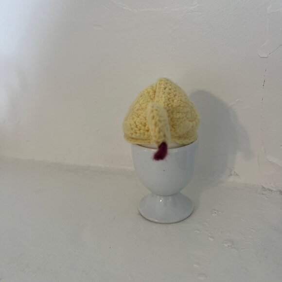 Lot of 4 Four Vintage Knit Doll Hats Cloche Pompom Duckling Crochet Beanie - Picture 8 of 9